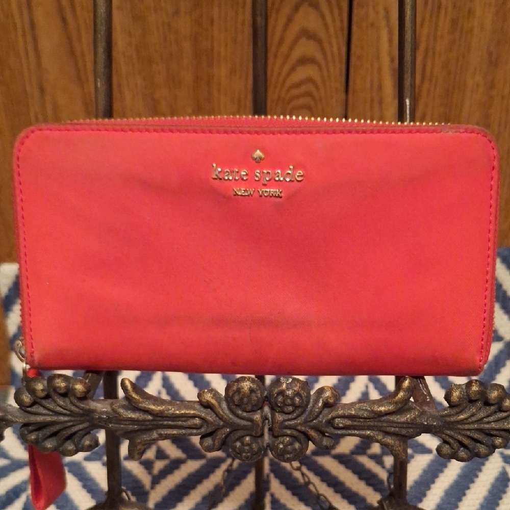 Kate Spade New York Staci Large Continental Wallet (Needs Cleaning)